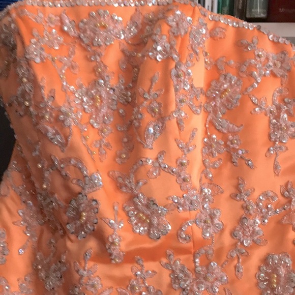 Cache strapless formal-beading front /back - Picture 3 of 7